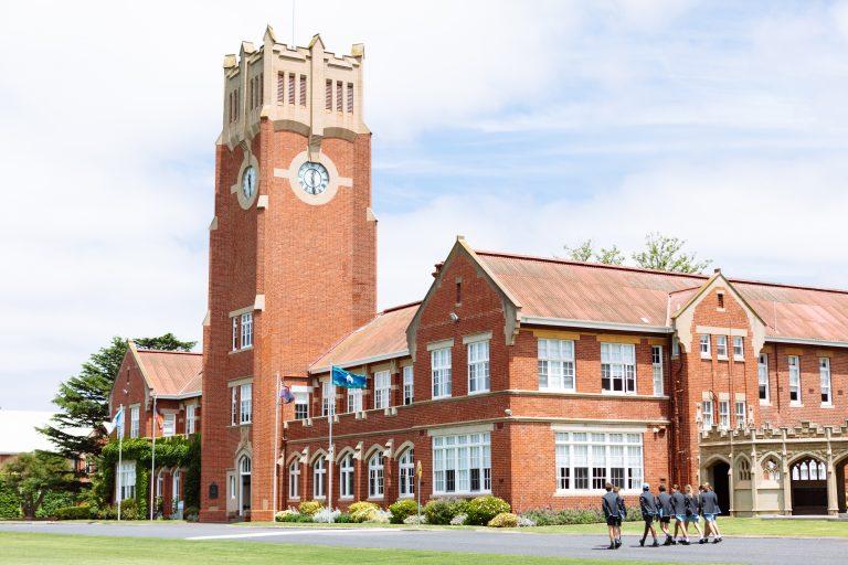 Geelong Grammar School: Trường Nội Trú Hoàng Gia Úc