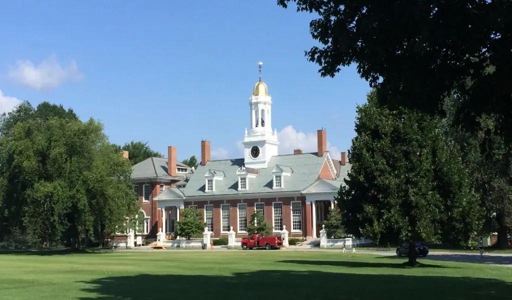 Groton School: Ngôi Trường Quý Tộc Mỹ & Lãnh Đạo Tương Lai