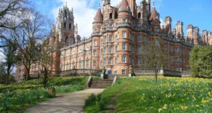 Học viện Hoàng gia London Anh Quốc: Tất Tần Tật Thông Tin Bạn Cần Biết