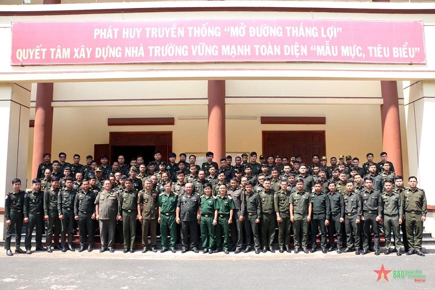 học viện quân sự hoàng gia